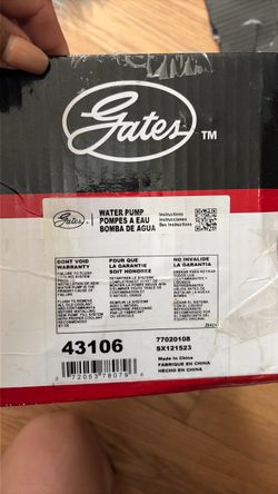 Gates 43106 Engine Water Pump – Fits Classic Chevy / GMC C10, Impala, Camaro (New)