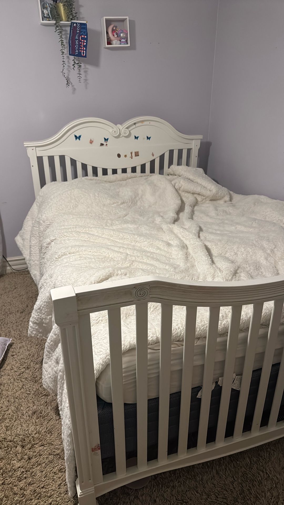 Disney Princess Collection Bed and Dresser