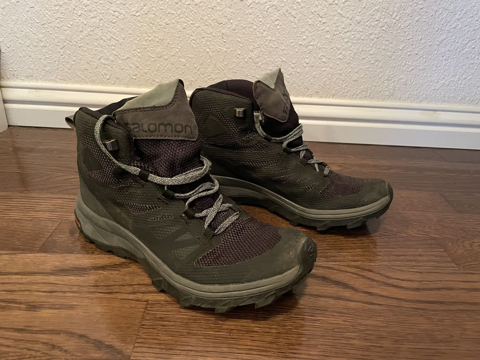 Salomon OUTline GTX Size 7.5W