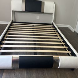 Black / White Full Size Bed Frame