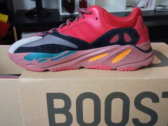 YEEZY 700 / Size 13
