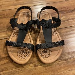 Size 3-used (1x) Girls sandals with Pull-up Straps (no Latch)