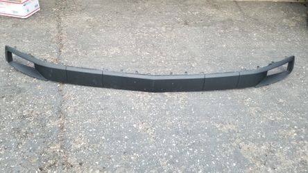16-20 chevy tahoe front bumper molding