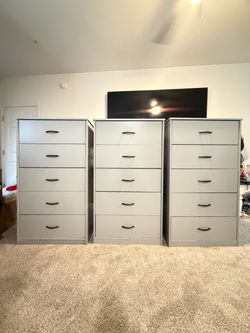 Flash sale 🔥 5-Draw- Dresser (3 available)