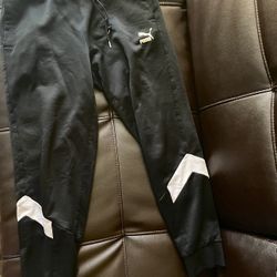 Puma joggers sweatpants size S - $10