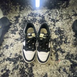 nike pandas black and white 5:5