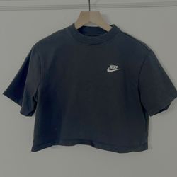 Nike women’s short sleeved crop top T-shirt black crewneck size XS