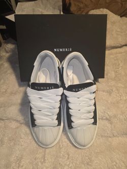 NUMIS  SHOES