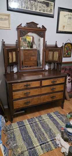 Victorian Eastlake dresser with mirrors
