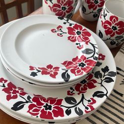 Set Of 4 Dinnerware