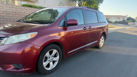 2011 Toyota Sienna