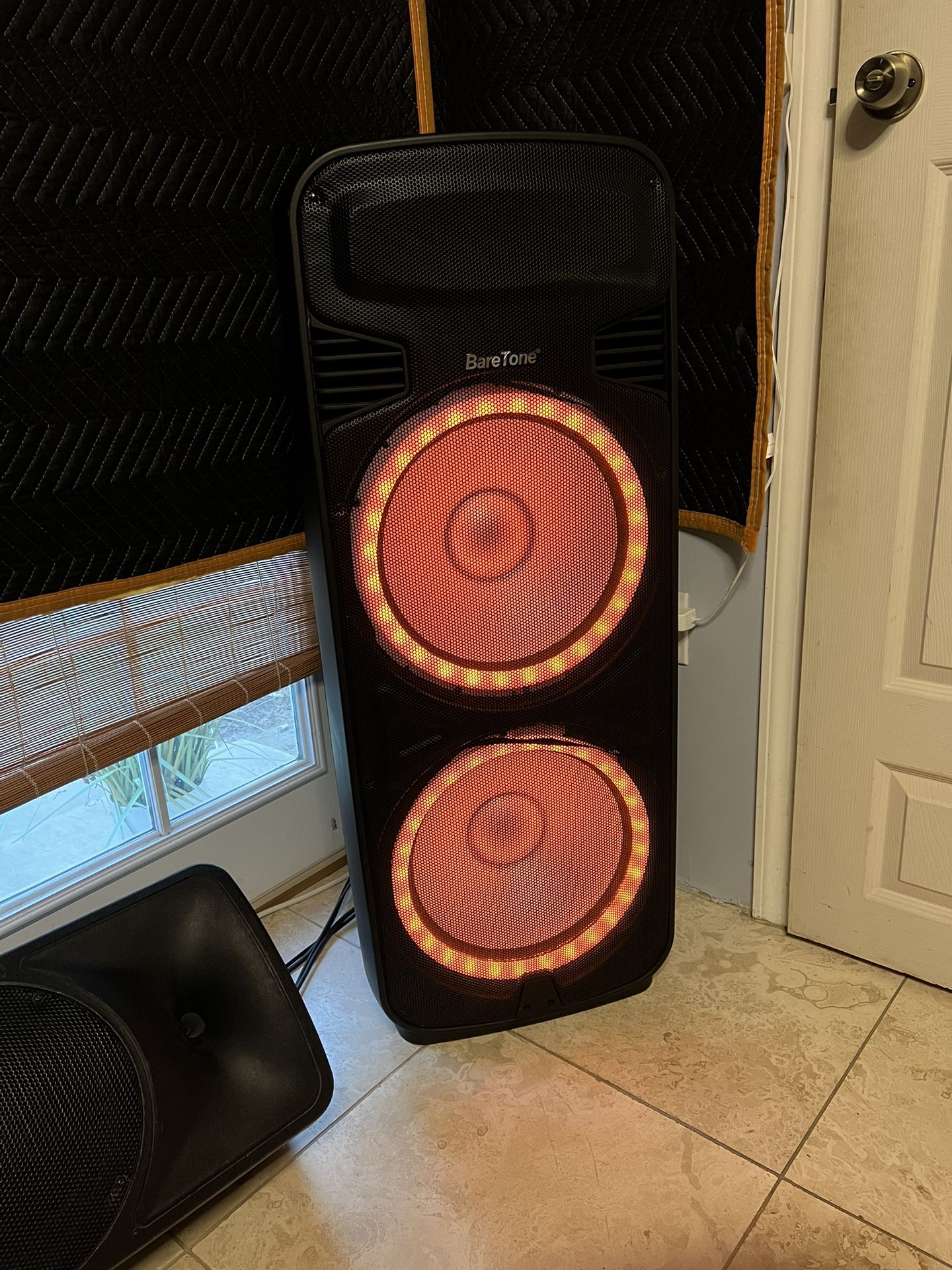 Bare tone (2) 15 Inch Powered Speaker