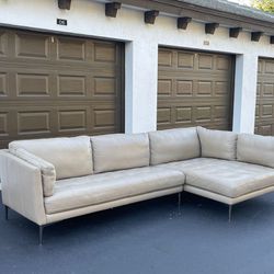 Sofa/Couch Sectional - Beige - LIKE NEW - Delivery Available 🚛