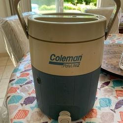 VINTAGE Beverage Cooler By Coleman PolyLite2