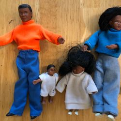 Dolls With Clothes To Change/2-8”-like New