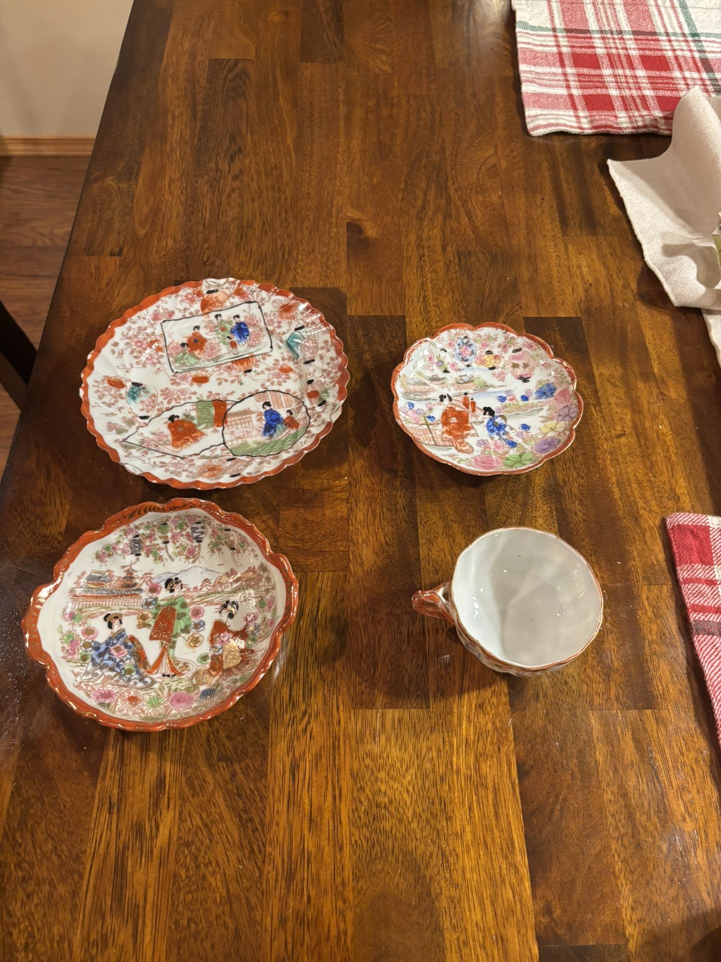 Set of antique Japanese Dishes