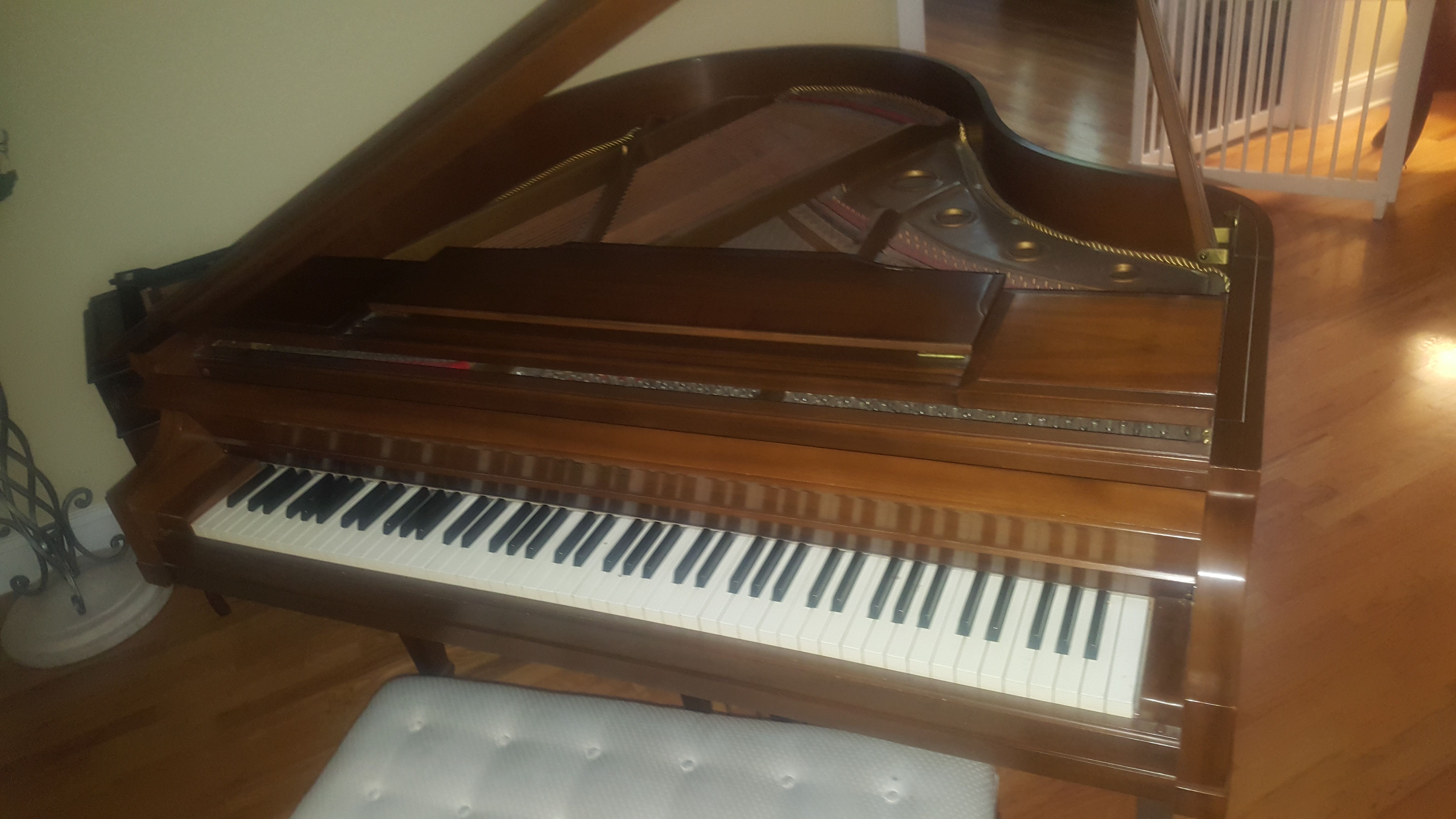 Grand Piano - Mint condition