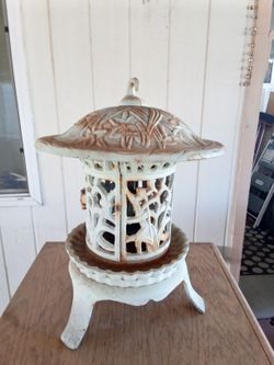VINTAGE CAST IRON HANGING GARDEN TEA HOUSE
