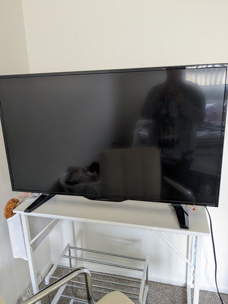 36 Inch Smart TV With Roku