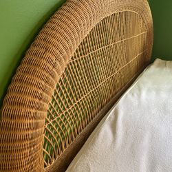 Rattan Headboard And Queen Bed