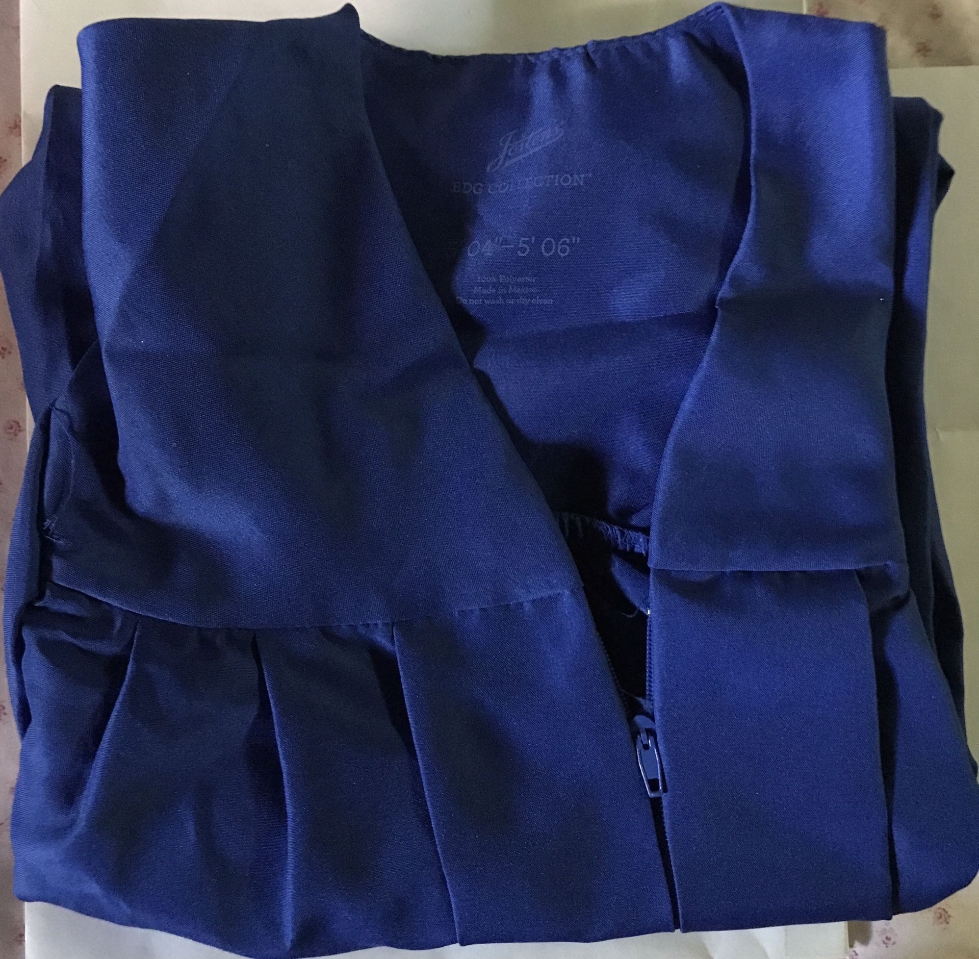 Josten’s BDG Collection Graduation Gown, Cap Female