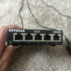 Netgear 5 Port Switch 