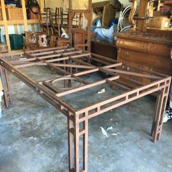 Dining Table, Glass Top Great Condition.