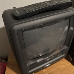 Magnavox CRT/VCR Combo with Original Remote