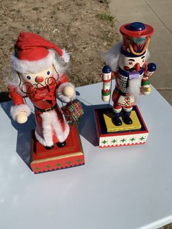 Wind up musical figures