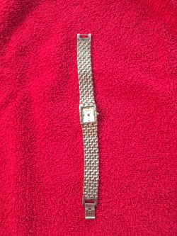 2 men’s bracelets and 1 women’s watch