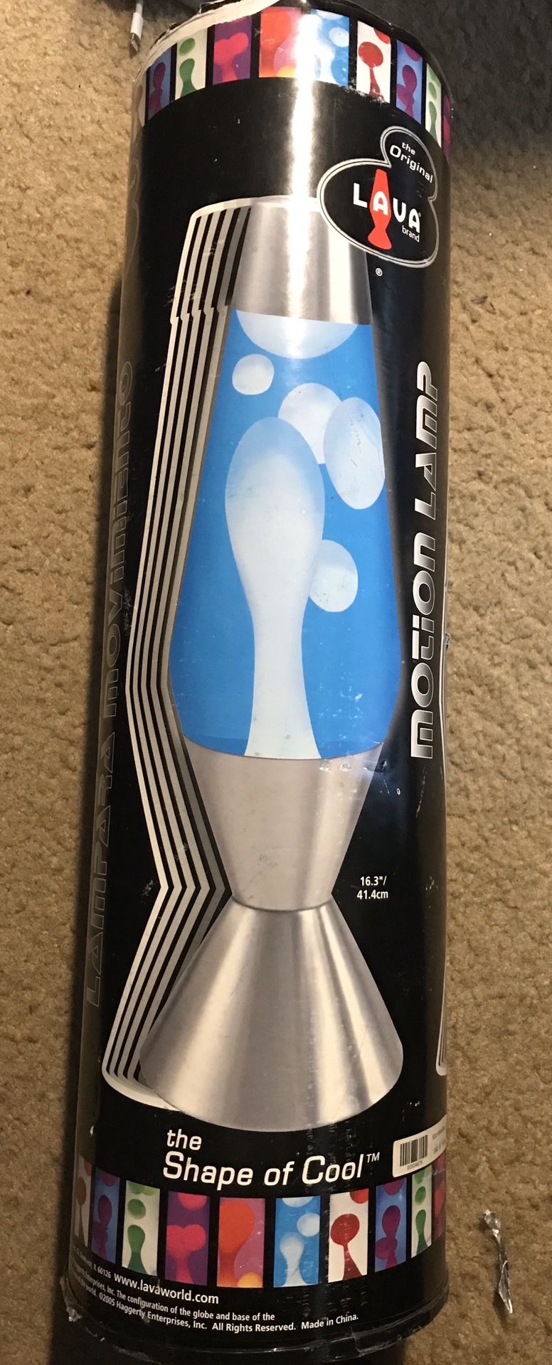 52oZ white/blue lava motion lamp