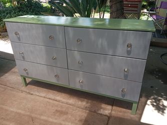 Refurb. 6 Drawer Dresser