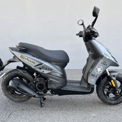 2012 Piaggio Typhoon 125 w/ Vespa 150 Engine