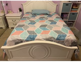 Full Size Bed