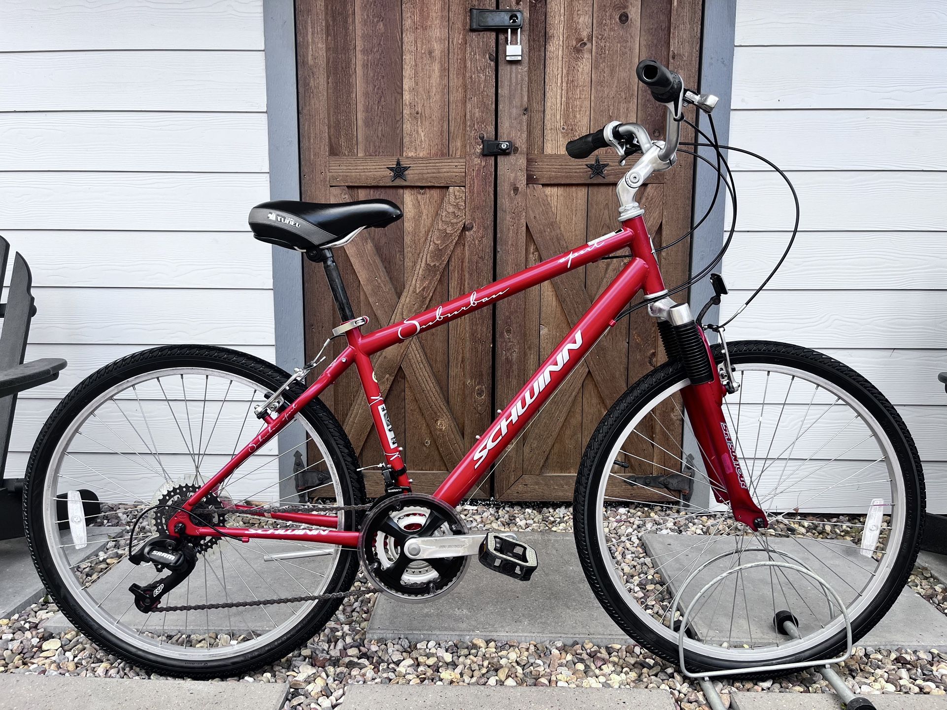 Beautiful Schwinn Suburban Hybrid Bike