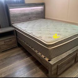 Baystorm 5 PCS Queen Bedroom Set Queen Bed Dresser Nightstand Mirror and CHEST WİTH İNTEREST FREE PAYMENT OPTİONS 