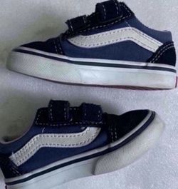 Toddlers Old Skool Vans Navy Blue and White sneakers with velcro straps Size 5