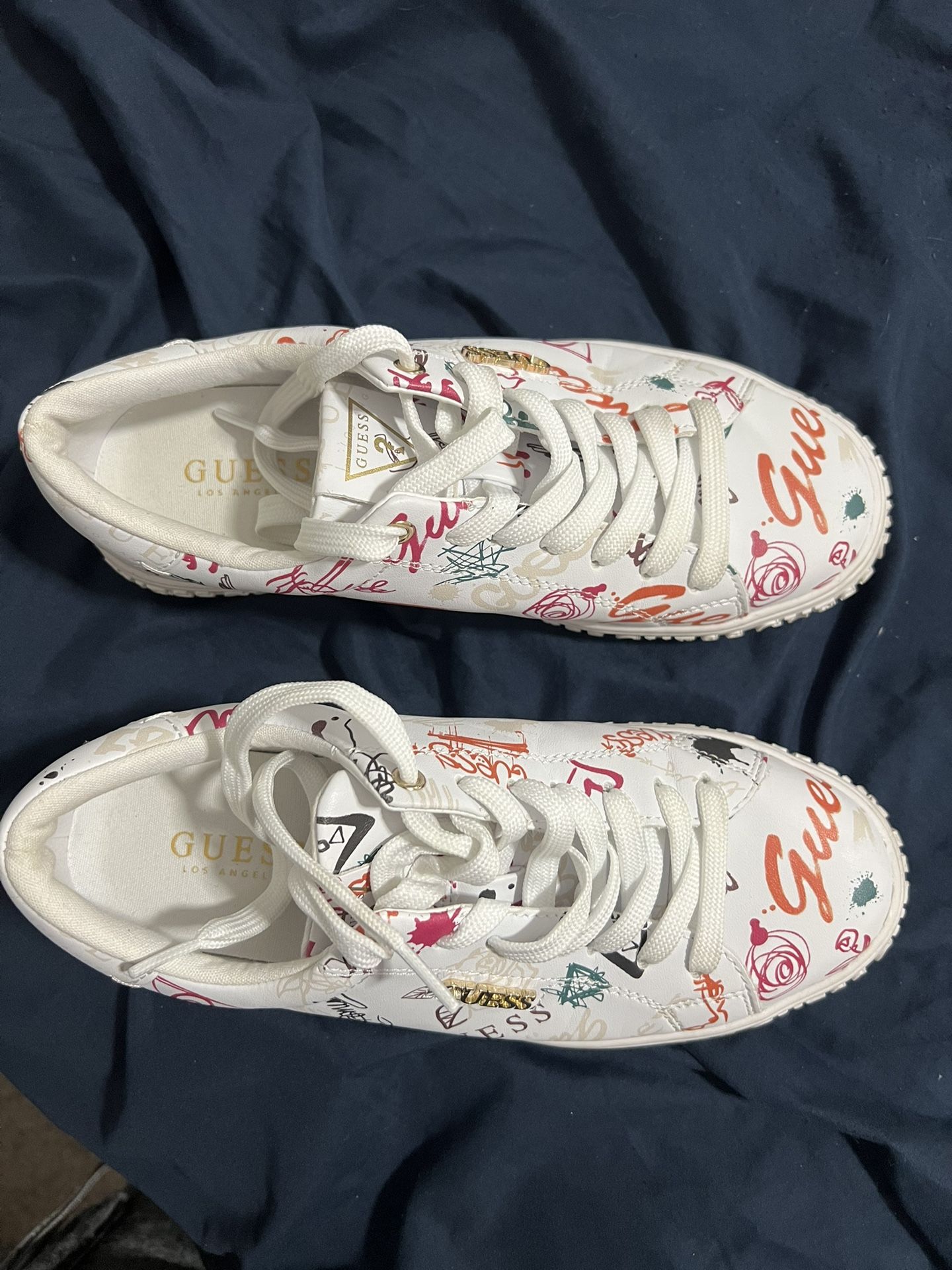 Shoes - Women’s size 6 Guess sneakers