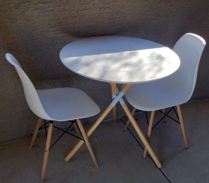 2 CHAIRS AND TABLE