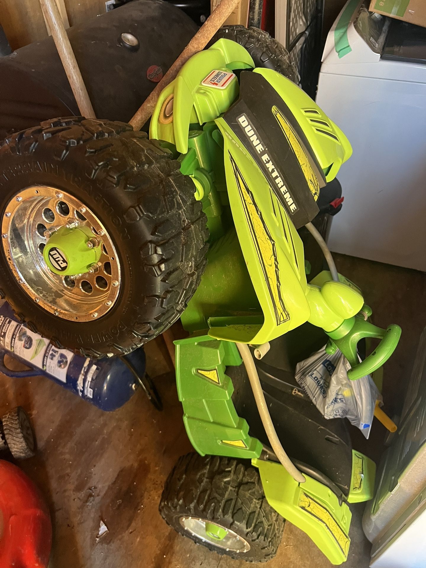 KIDS BATTERY CAR