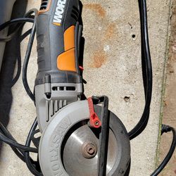 Corded saw