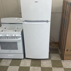 NEW TOP-FREEZER REFRIGERATOR WHIRLPOOL FOR SALE