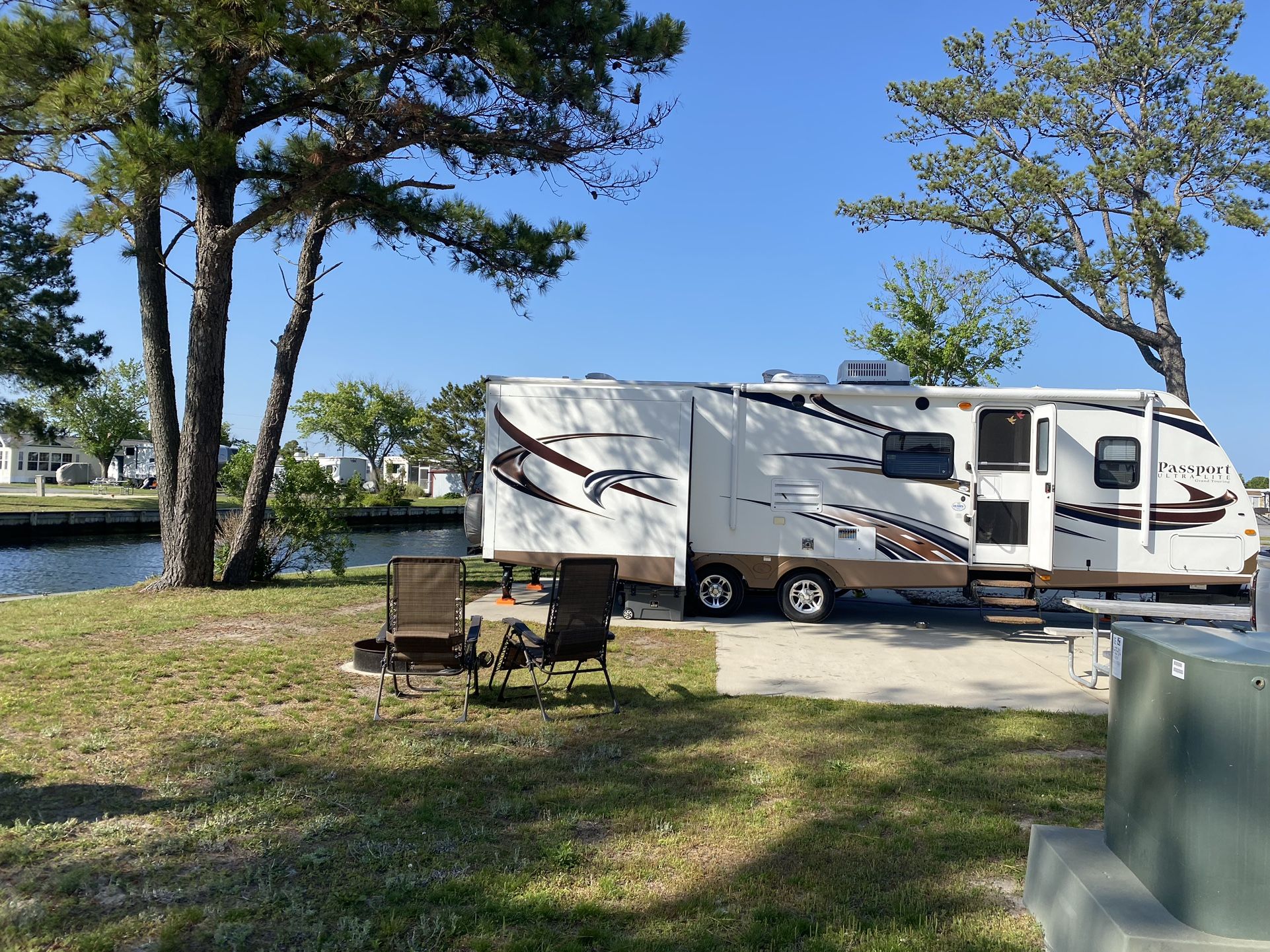 2013 Keystone Passport Ultra lite 3050bh Travel Trailer