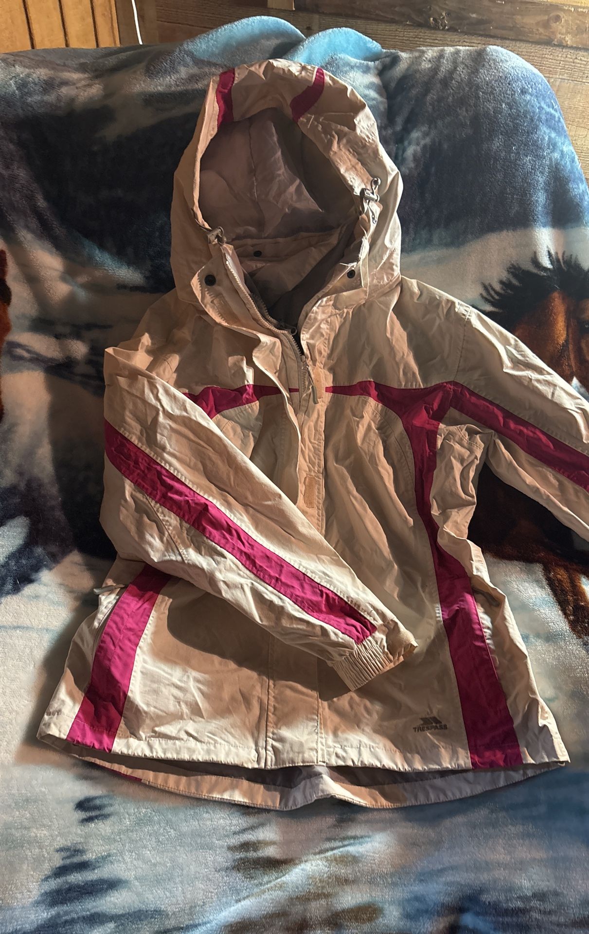 Trespass Brand Water Proof And Wind Proof Coat ,size Extra Large