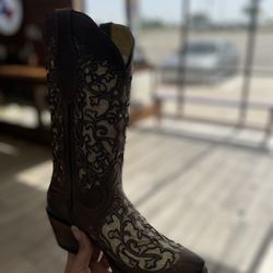women’s western boots 