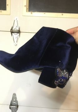 Women’s Size: 7 1/2 Dark Blue Heeled Boots 👢
