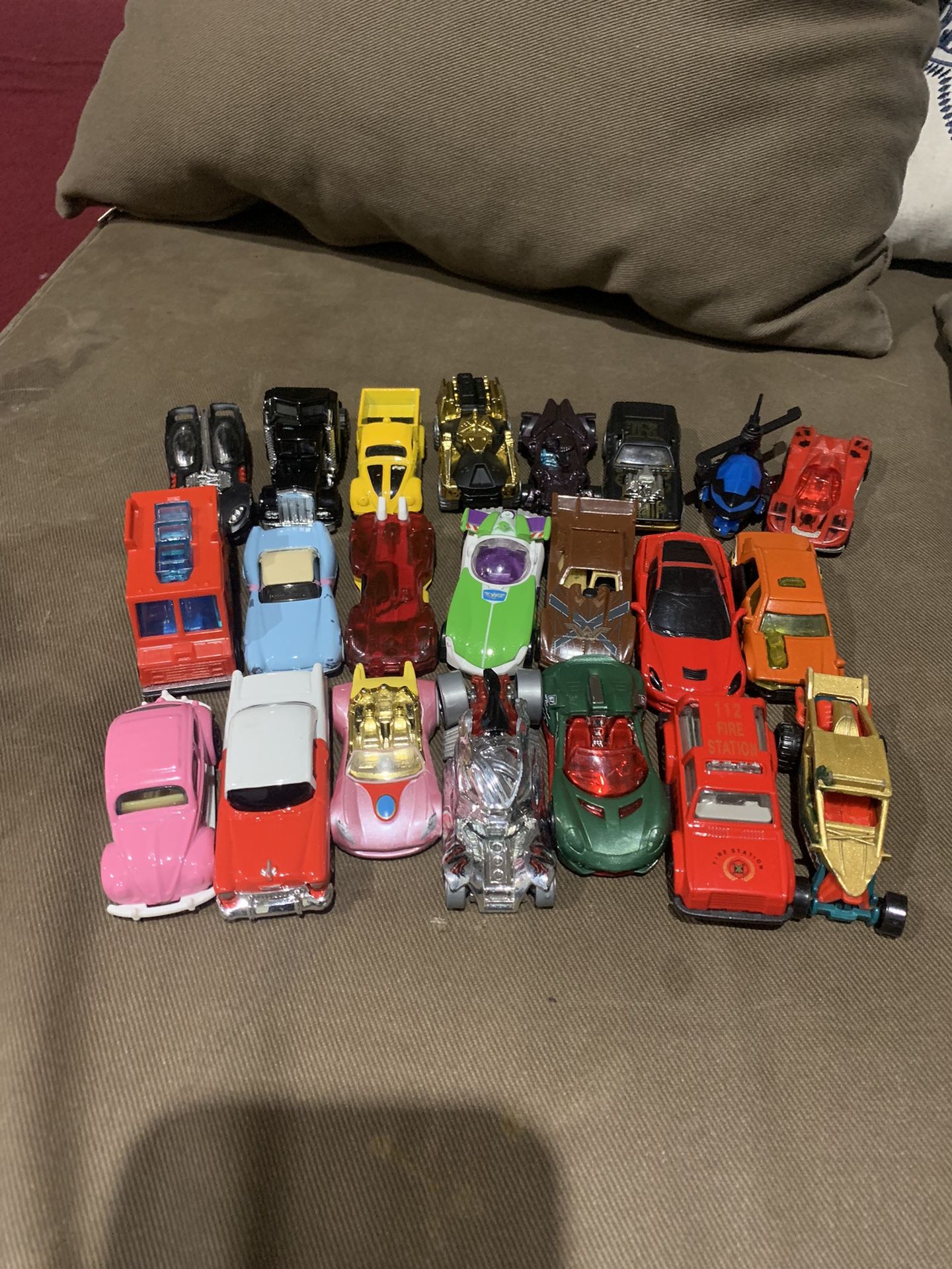 Hot Wheels / Matchbox Cars