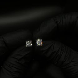 Silver-diamond Earrings For Men