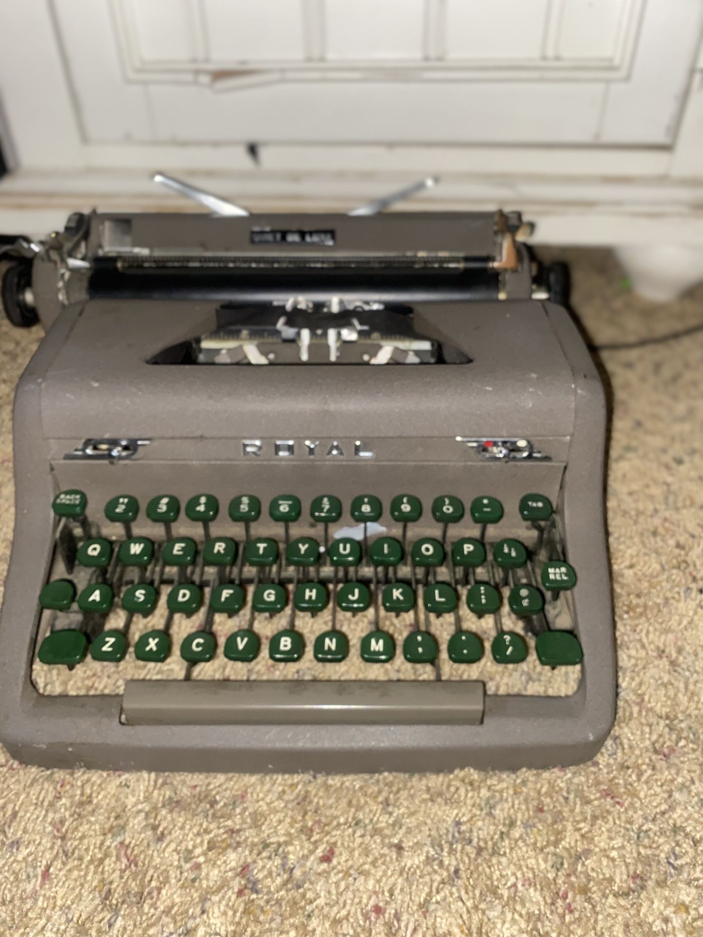 Vintage ROYAL Typewriter