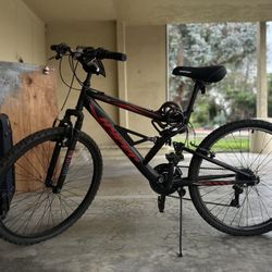  Hyper Bicycles Men's 26" Shocker mountain bike